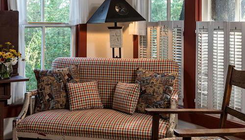 Secluded Cabin Rental with Jacuzzi for Romantic Weekend Getaway near Austin, Texas - Foto 2