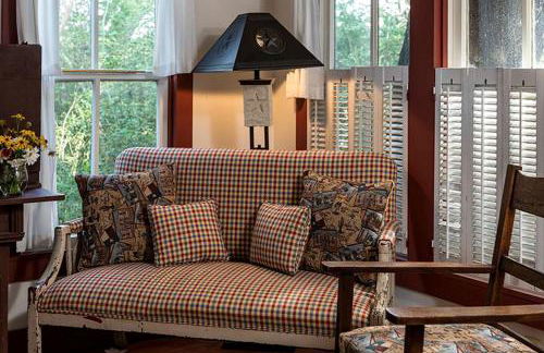 Secluded Cabin Rental with Jacuzzi for Romantic Weekend Getaway near Austin, Texas - Foto 2