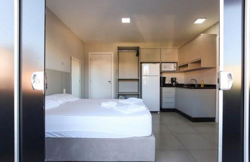 Lou Suítes - 8 - com sacada e vista da cidade - Foto 8