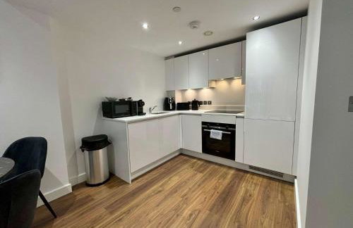 1 Bed Serviced Apartment Bracknell 5 mins from station - Photo 4