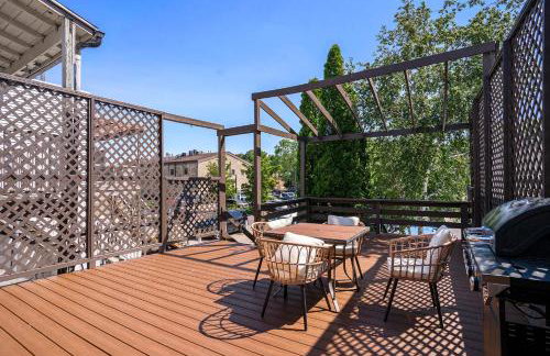NEW Love Mi Getaway Loft with Deck on Washington Ave 110 - Foto 18