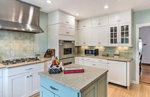 Walkable New Haven Retreat with Ocean Views! - Foto 9