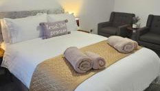 Deluxe Town Centre 2 Bedroom Apartment - Foto 2