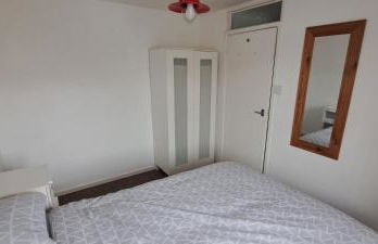 The Ugly Duckling - Photo 18