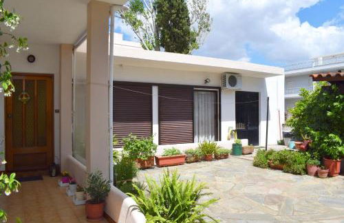 Violet Bedroom and Apartment - Photo 30