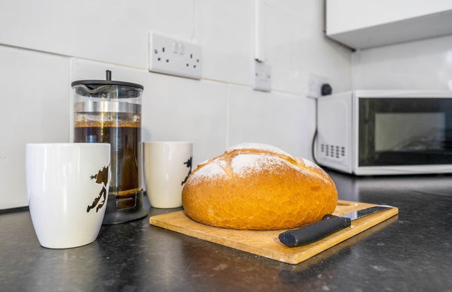 One Bedroom Apartment by Klass Living Serviced Accommodation Bellshill - Elmbank Street Apartment with WIFI and Parking - Foto 5