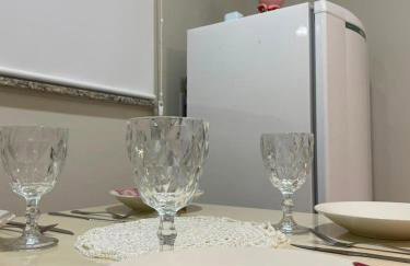 Apartamento em Poços - Varanda com Churrasqueira - Foto 7