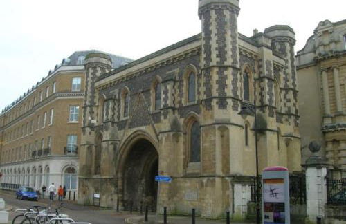 Deluxe 3 Bedroom 2 Bath House &Parking by CozyNest - Photo 31