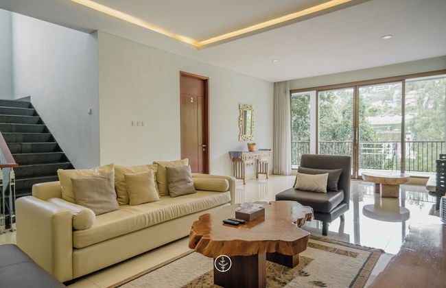 Mentari Hill View 8 BR heated pool and movie room - Photo 21