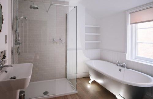 Beautiful house, Cirencester centre, parking - Photo 25