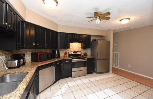 10 Minutes from IAH and Mall, Newly Rehabbed - Foto 11