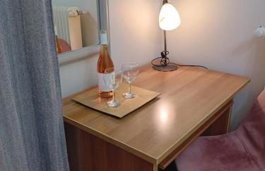 Joanna's heart of Athens one BR Charm Balcony view Walk to Tourist Spots - Foto 18