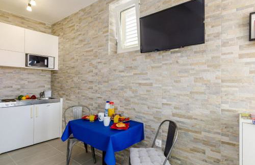 Miracle Apartments - Comfort Studio Apartment with Terrace and City View - Foto 28