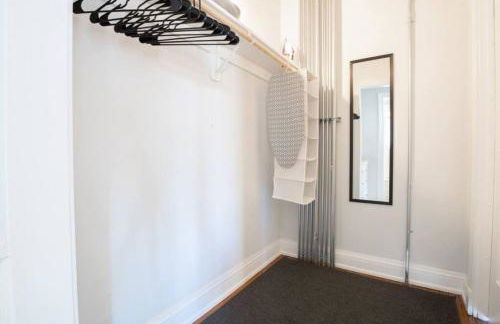 CITY VIBES - Modern Suite in the heart of Downtown - Foto 14