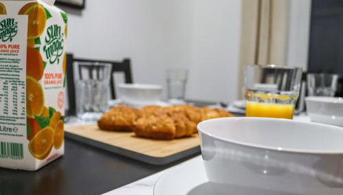 3Bedroom EnSuite SofaBed Sleeps upto 6 Contractors Families Long or Short Stay Free Parking WIFI - Foto 5