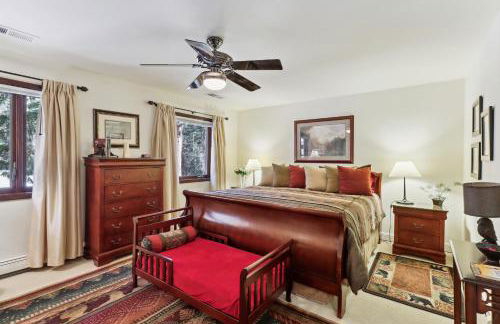 Lake Tahoe Family Home with Hot Tub and Game Room! - Foto 23