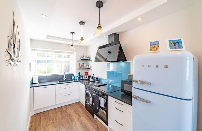 3 Bed Cottage - Sleeps 6 - Garden - Parking - Wifi - Foto 6