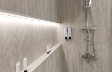 Amazing view with huge balcony - Photo 8