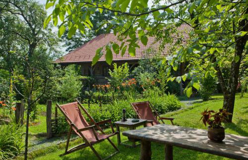 Cottage on Hill - Photo 17