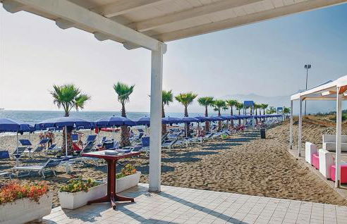 Two-Bedroom Holiday Home In Baia Domizia Saurunca - Foto 8