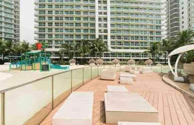 Cozy 1BR Cityview With Balcony and Near Airport - Photo 11