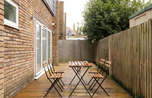New! Bright 2BR Flat with Patio - Foto 5