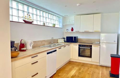 Maison T5 rénovée PMR centre Locmiquélic pour 7 personnes - FR-1-479-228 - Photo 3