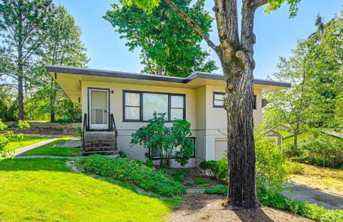 Grants Pass Getaway with Expansive Deck! - Foto 32