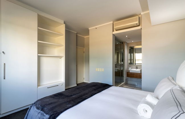 Experience Uninterrupted Comfort Fully Furnished 2br Flat Free From Loadsheding - Foto 7