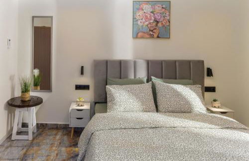 Klodian Suites - Photo 39