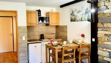 Appartement 6 pers, Le Clover - Front de Neige - Termignon - Foto 2, stove