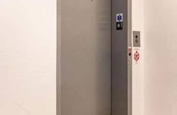 Beautiful 1 Bed Studio Apt Close to Hospitals! - Foto 8