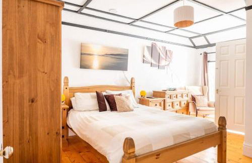 Cosy Welsh Cottage in St Davids Centre with Garden - Photo 17