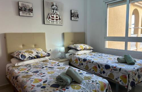 Beautiful 3 bed, 2 bath modern apartment - Foto 10