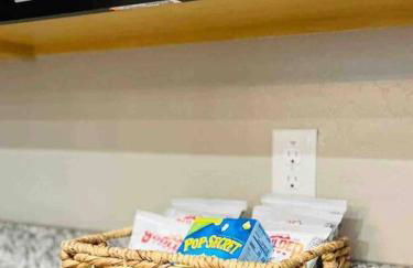 Spacious, Family-Friendly Home - Photo 11