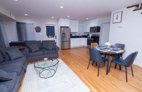 Modern Luxury Home With Fireplace & Game-Room - Foto 2