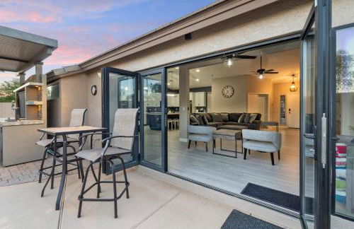 Swim, Golf, Grill and Chill! Surprise Group Getaway - Foto 23