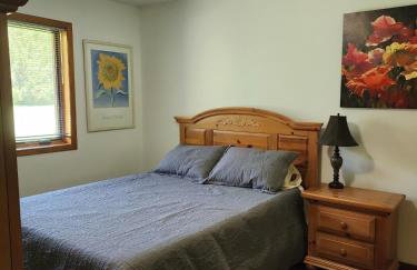 Whispering Woods Estate - Relax, Recharge, Connect - 12 wooded acres, 3 Bedrooms, 3 Baths, sleeps 10 - Foto 3