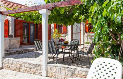 Countryside Family Villa with Private Pool - Photo 17