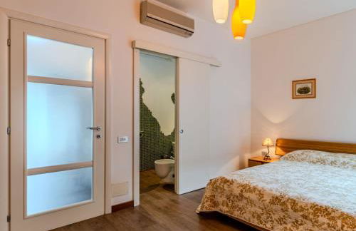 Apartment Attilio lake front view by Interhome - Foto 15