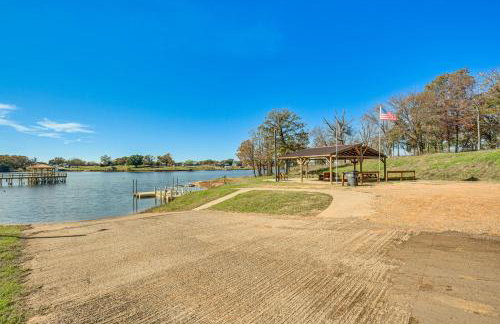 Lake Fork Cabin with Boat Launch and Fishing Pier - Foto 2