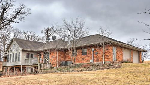 Spacious Home with Pond about 13 Mi to Columbia! - Foto 2