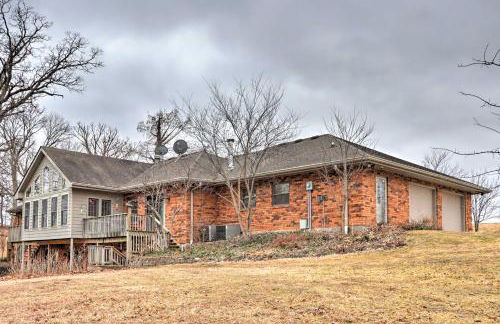 Spacious Home with Pond about 13 Mi to Columbia! - Foto 2