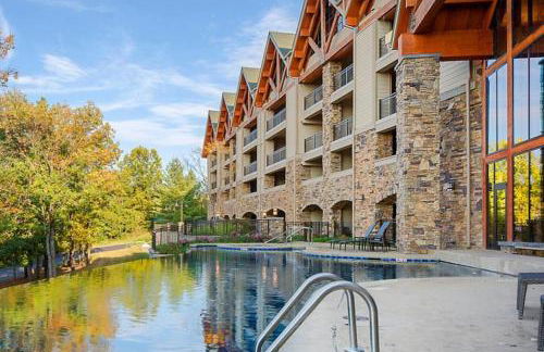 Relax surrounded by nature in this 1BD resort condo with resort amenities - Foto 16