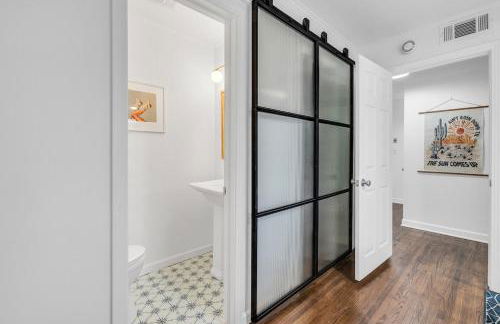 Modern King Bed 5 mins to Downtown - Foto 31