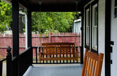 1939 Four Bed Rustic Escape by Casino - Foto 58