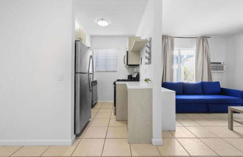 1BR Apt Sleeps 4 Beach Vibes - Foto 2