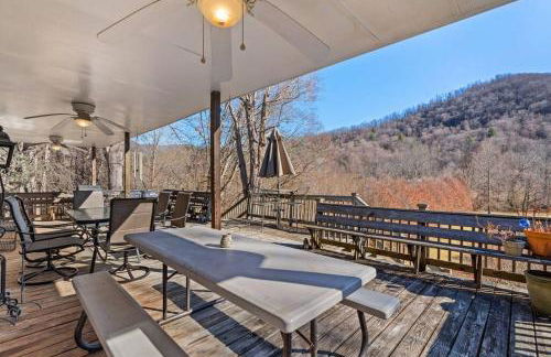 Serenity Views Retreat - Close to City and Parkway! - Foto 11