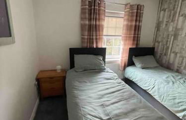 Spacious 4 bedroom house with large garden - Foto 15