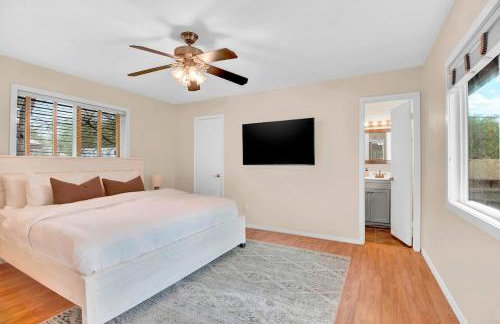 2BR 2BA Cozy Bungalow with Backyard in Montclaire - Zilker Area - Foto 6